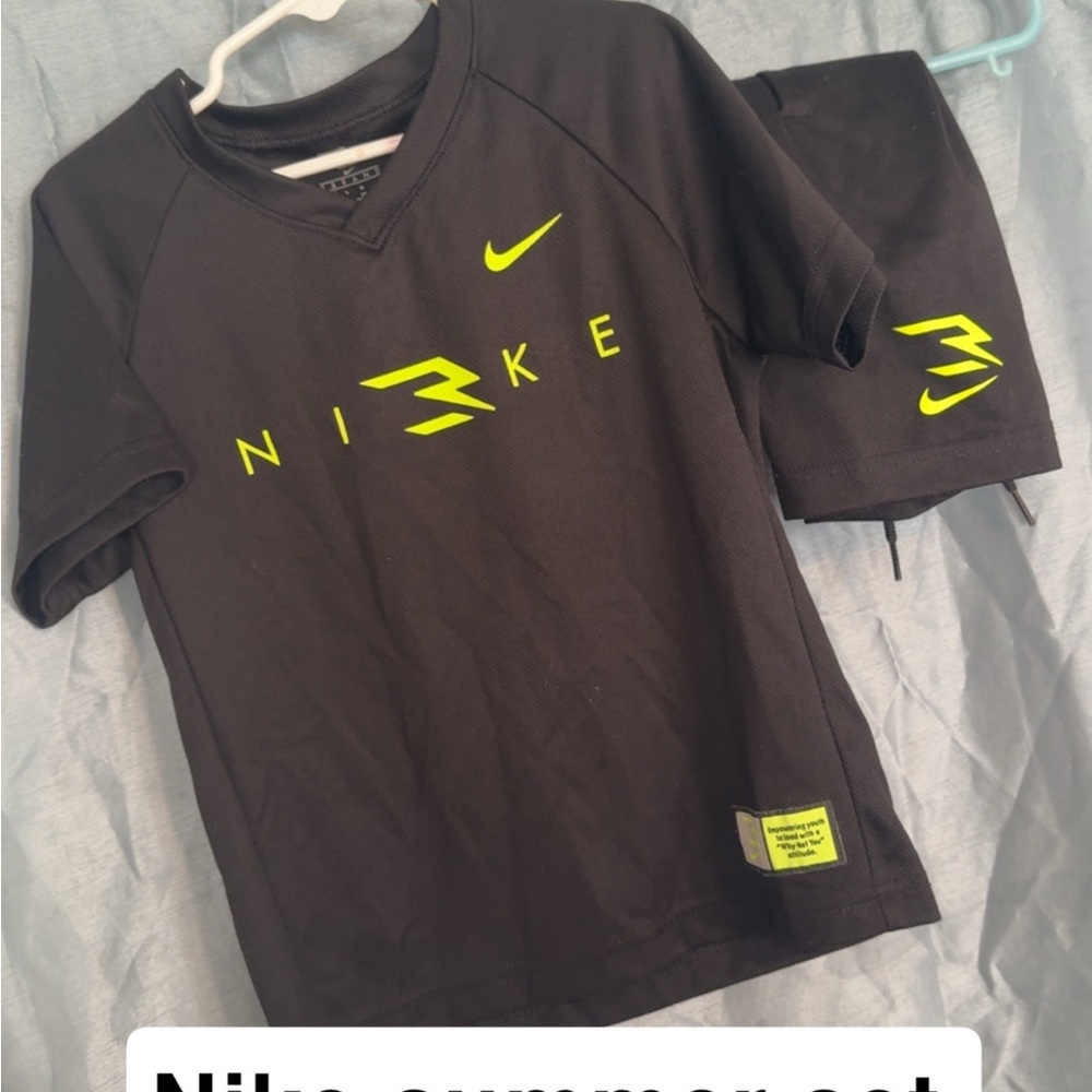 Nike Kids Black and Neon Yellow T-Shirt